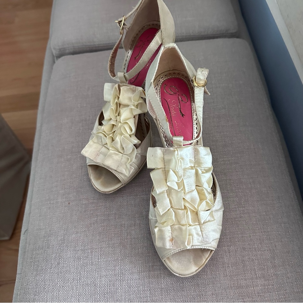 DONATED- Champagne colored bridal wedding shoes